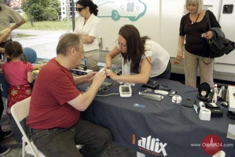 Tyflobus zaparkował na olsztyńskiej starówce