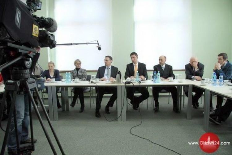 Dwóch dyrektorów już pracuje