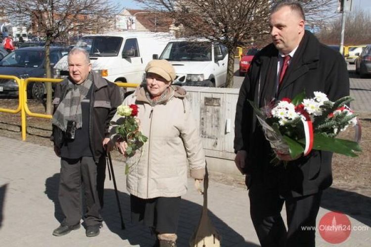 Kwiaty pod polsko-węgierskim tryptykiem