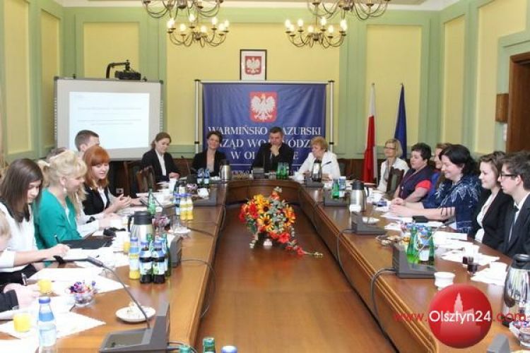 Posłowie Sejmu Dzieci i Młodzieży odebrali mandaty na XIX sesję