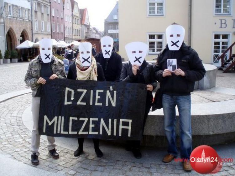Milczą, by ich usłyszano