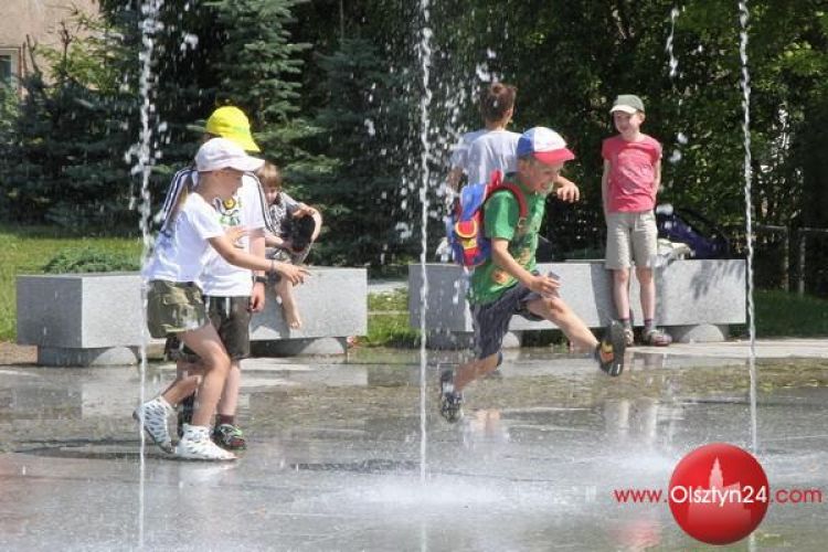 Fontanny i kurtyny sposobem na upał 