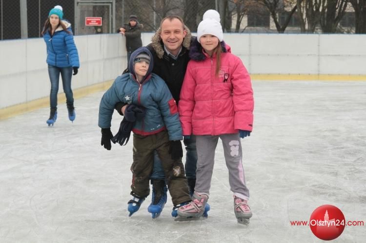 Ruszyło lodowisko przy Uranii