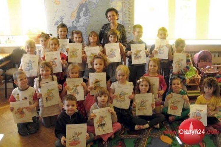 Smerfy na tropie bajowych postaci