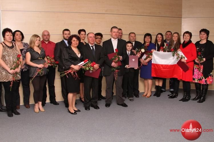 Wojewoda wręczył akty nadania polskiego obywatelstwa