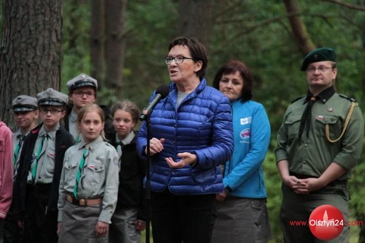 Premier Ewa Kopacz z wizytą w harcerskiej stanicy Bałdy-Piec