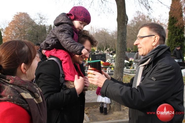 Doroczna kwesta odbyła się na olsztyńskich cmentarzach