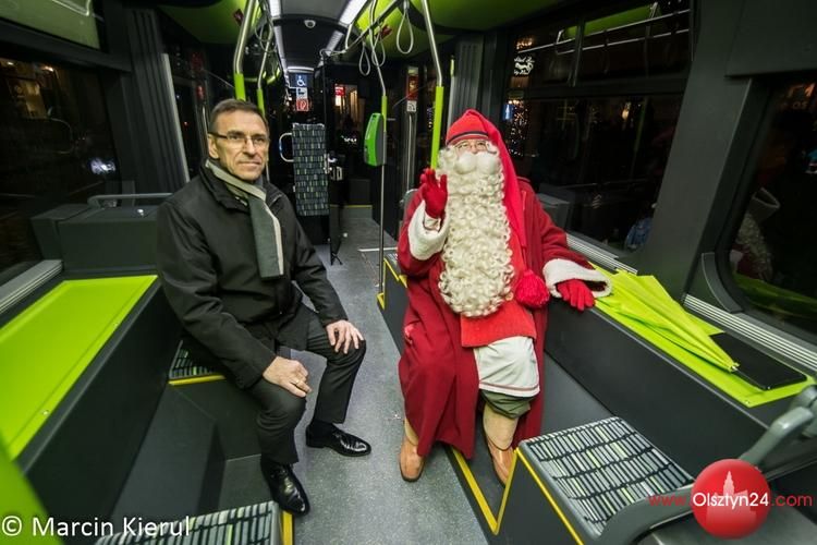 Mikołaj porzucił sanie! Wolał pojechać tramwajem!