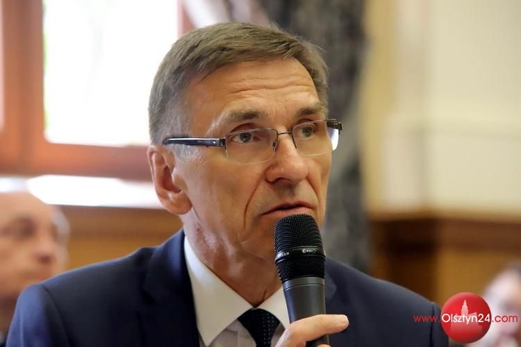 Radni udzielili prezydentowi absolutorium i nie obniżyli jego pensji