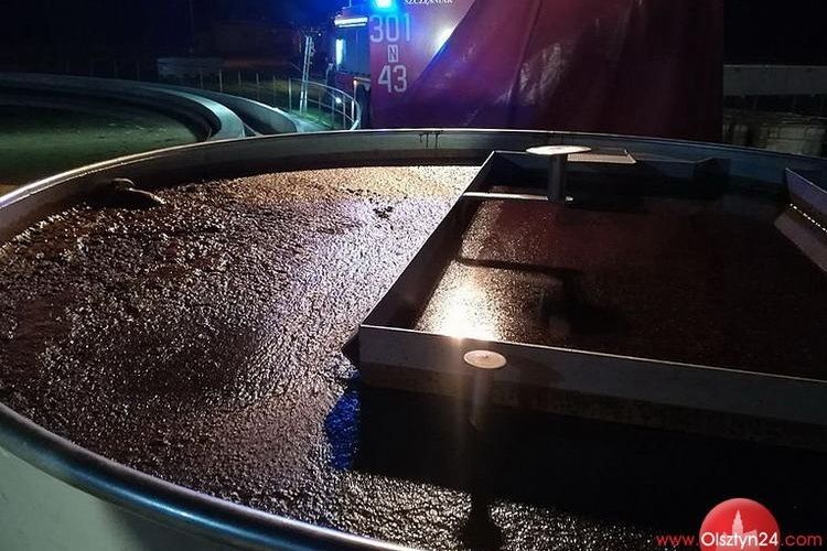 Substancje ropopochodne w olsztyńskiej kanalizacji. Policja szuka sprawcy, któremu grozi milion złotych kary