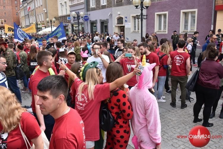 Uczniu i studencie – zostań w domu i ogranicz kontakty towarzyskie!