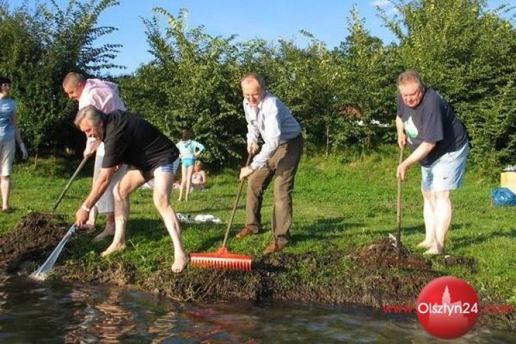 Sprzątanie brzegów Jeziora Ukiel