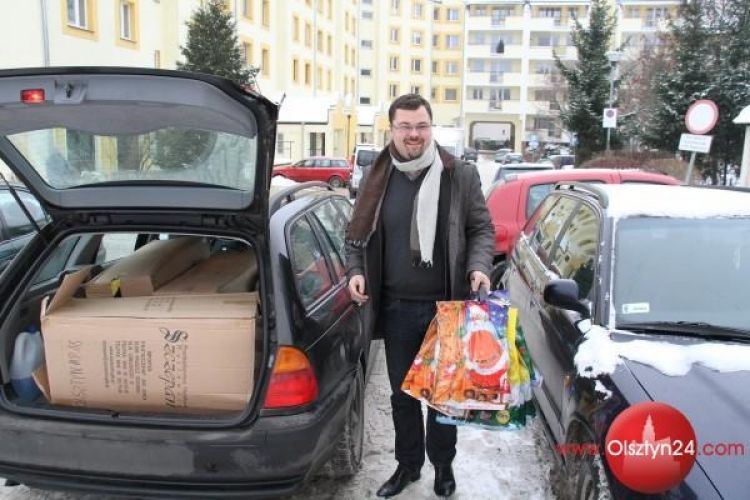 Radni PO przekazali świąteczne paczki dla dzieci z rodzin wielodzietnych