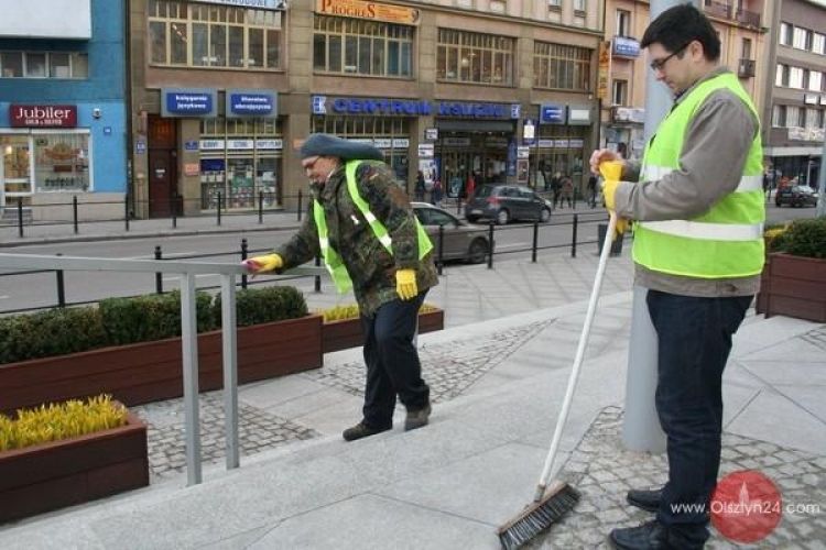 Pokazali jak sprzątać olsztyński „beton”