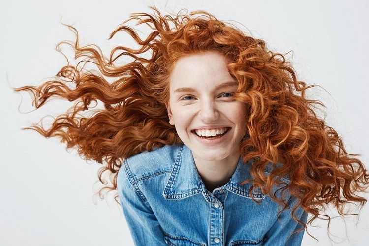 Masz falowane lub kręcone włosy? Koniecznie ją wypróbuj
