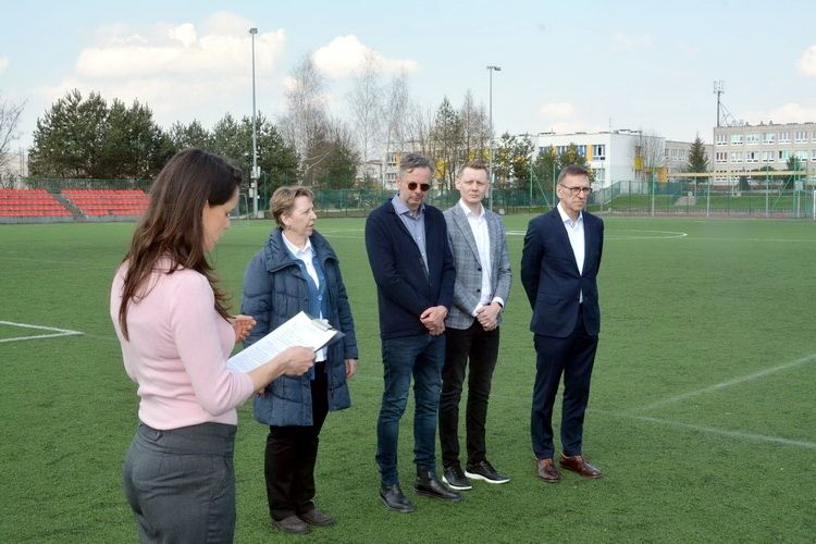 Rusza modernizacja boiska ze sztuczną nawierzchnią w Dajtkach