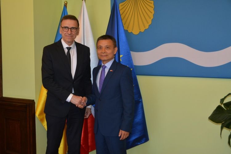 Konsul Generalny Chin z wizytą w olsztyńskim ratuszu