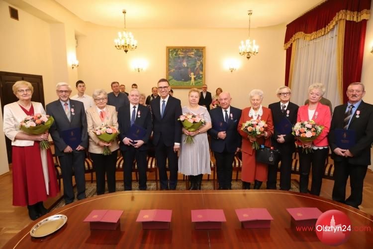 Małżeńskie jubileusze świętowano w olsztyńskim Urzędzie Stanu Cywilnego