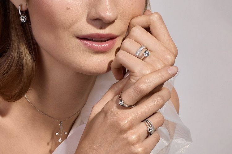 Szukasz idealnego pierścionka zaręczynowego? Odwiedź salon ACLARI!