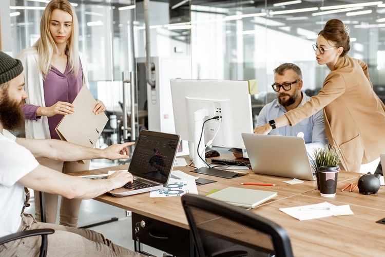 Jak zyskać przewagę na rynku pracy?