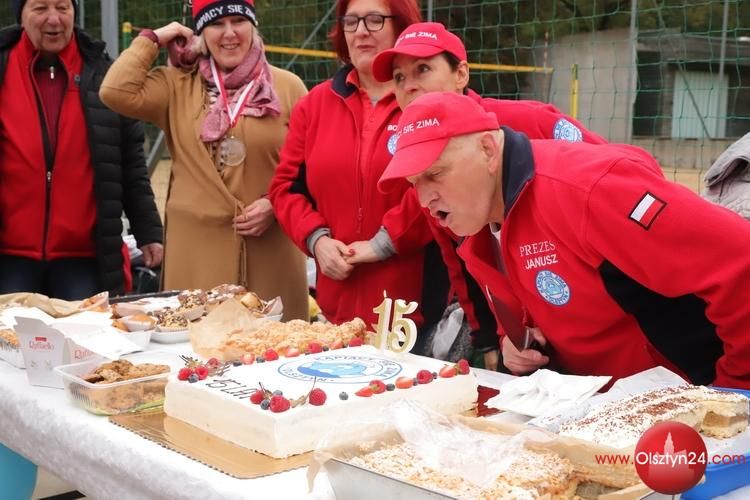 „Kąpiący się zimą” rozpoczęli 15. sezon zimowych kąpieli
