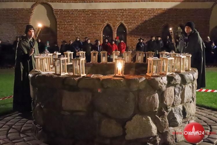 Harcerze ZHP przekazali betlejemskie światło pokoju mieszkańcom Warmii i Mazur