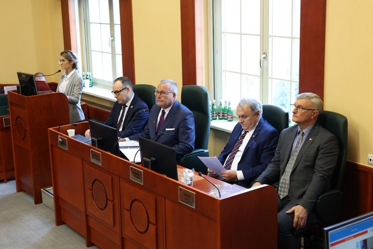 Obradował sejmik województwa warmińsko-mazurskiego. Radni m.in. przyjęli budżet województwa na 2025 rok