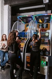 Beetwy w ArcadeBee. Zręczność, rywalizacja i adrenalina. Pełna emocji gra.