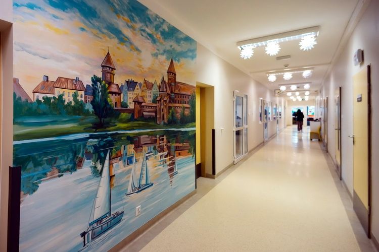 Oddział Psychiatryczny dla Dzieci i Młodzieży w Olsztynie zyskał nowe oblicze dzięki Fundacji Śnieżka