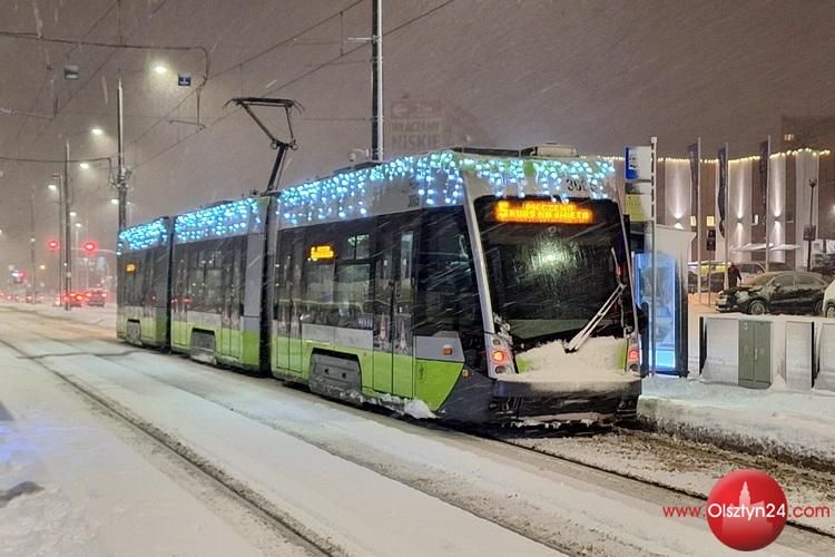 Drogowcy w Olsztynie walczą ze śniegiem