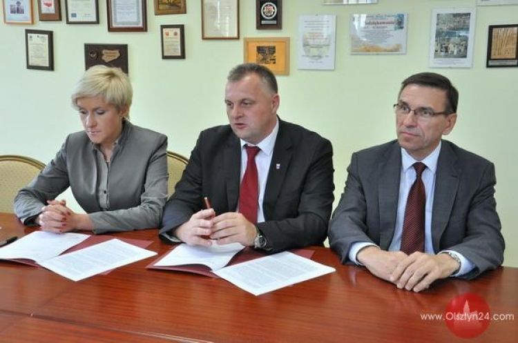 Umowa o dofinansowanie budowy ronda w Bartągu podpisana