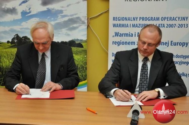 Podpisali umowy na rewitalizację zabytków i budowę dróg 