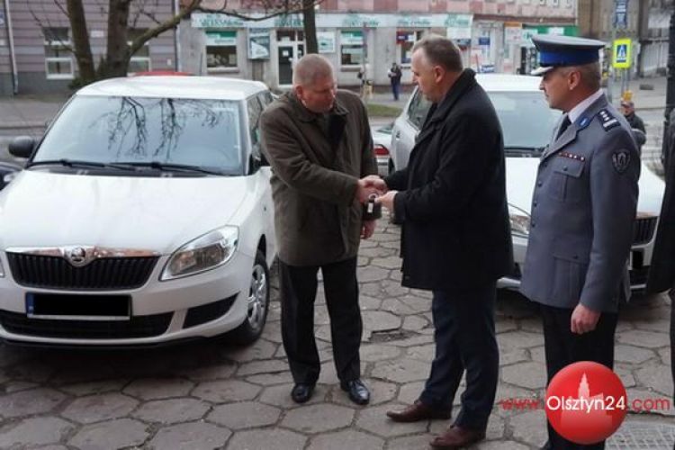 Policjanci dostali nowe samochody na Mikołaja