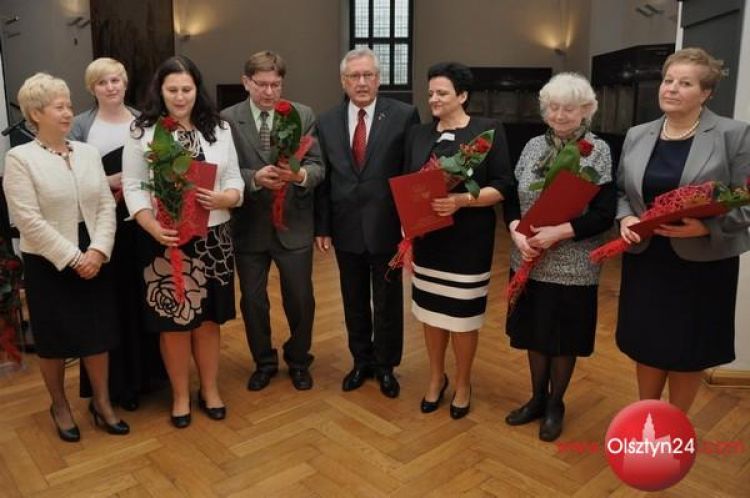 Nagrody marszałka przekazano na zamku z okazji Dnia Pracownika Socjalnego