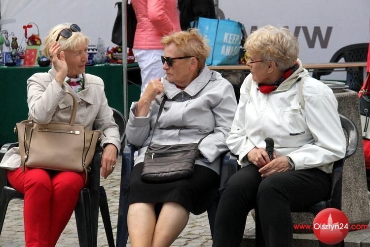 Pomóżmy seniorom pozostać w kontakcie