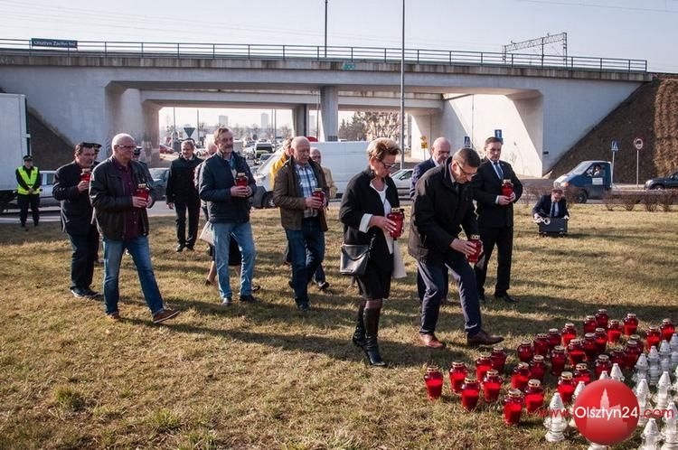 Zapłonęły znicze na Rondzie Ofiar Katastrofy Smoleńskiej 