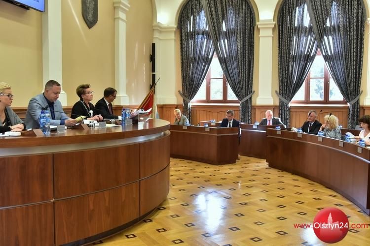 Olsztyńscy radni dobiegającej końca kadencji nie spuszczają z tonu. Dzisiaj obradowali o finansach miasta  