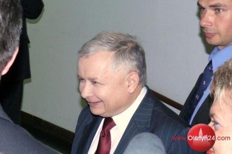 Premier o rządzie Tuska: Co resort, to wątpliwości