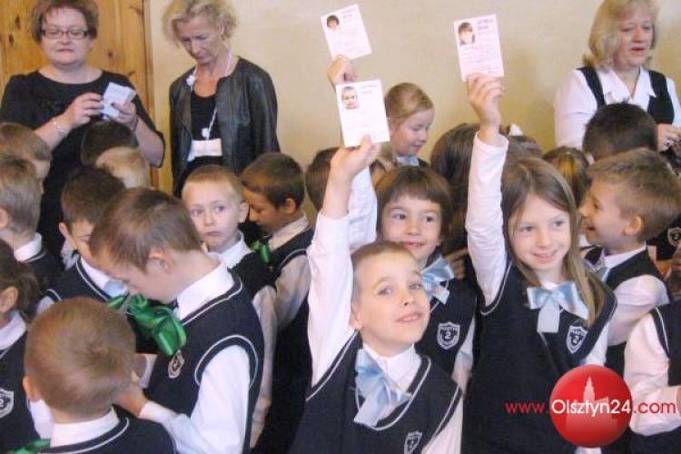 Ślubowanie klas pierwszych w Szkole Podstawowej nr 2