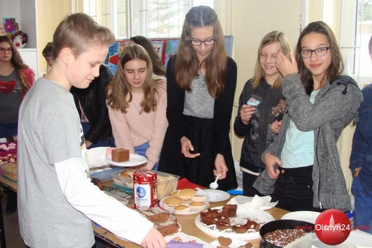 Walentynkowy kiermasz słodkości w Gimnazjum nr 14
