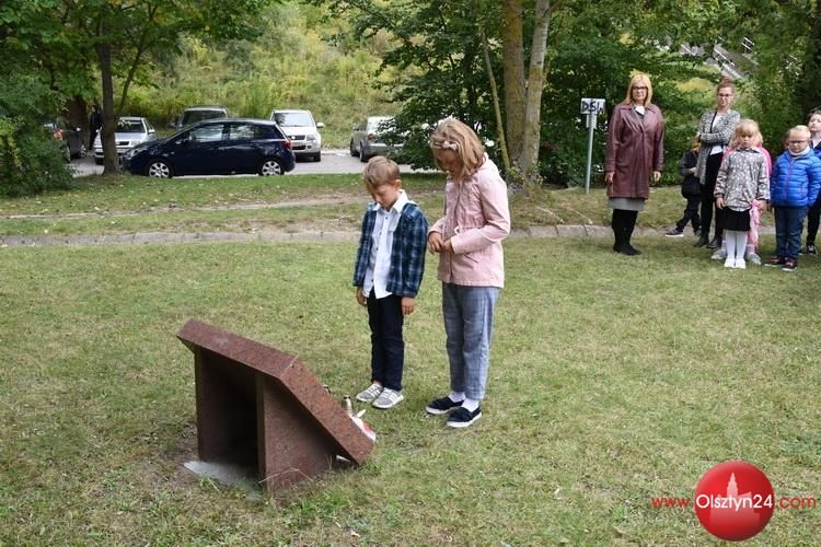 Obchody 80. rocznicy agresji ZSRR na Polskę w Szkole Podstawowej nr 12 w Olsztynie