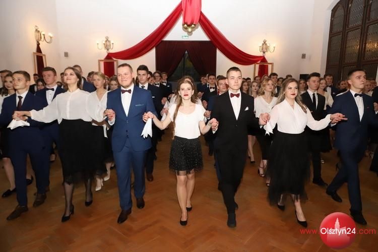 Maturzyści z I LO bawili się na ostatnim balu przed maturą