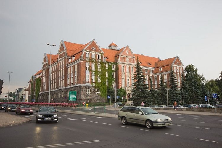 Czy w Olsztynie można wypożyczyć samochód bez kaucji?