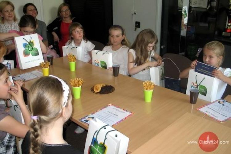 Laureaci konkursu nagrodzeni w komendzie