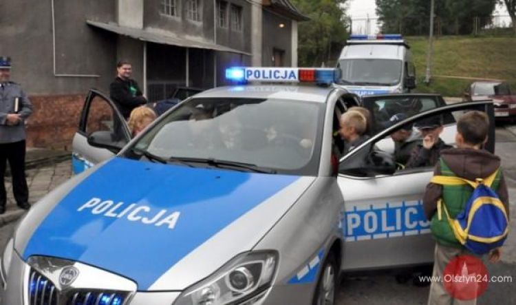 Drugoklasiści w komendzie