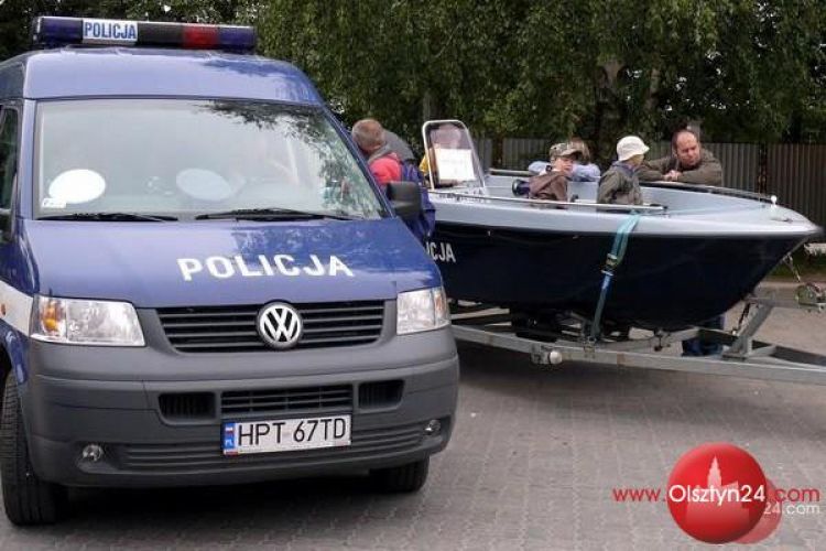 Wrócili policjanci, którzy pomagali powodzianom