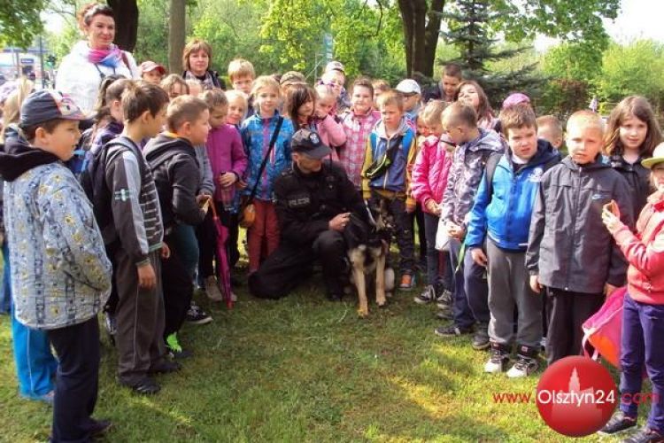 Mali goście w komendzie policji