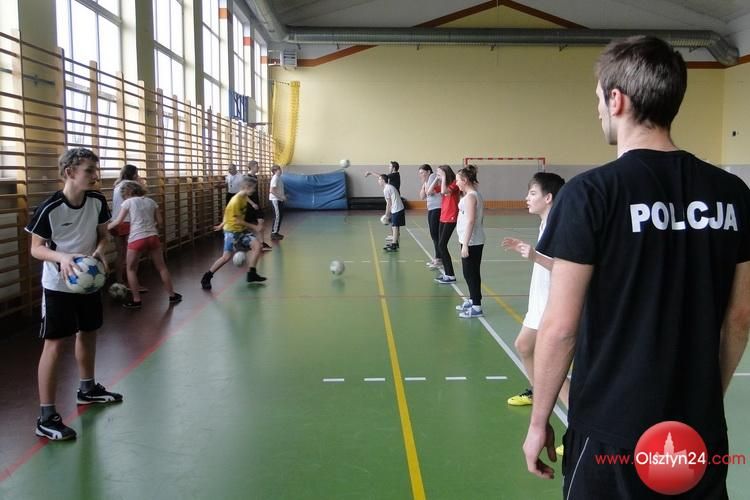 Gimnazjaliści trenowali z policjantami
