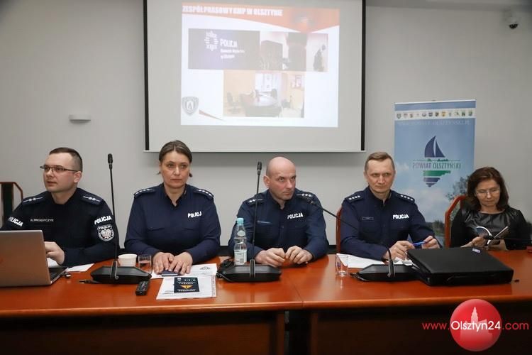 W Starostwie Powiatowym w Olsztynie debatowano o bezpieczeństwie seniorów