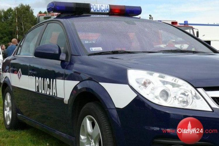 Pijany traktorzysta staranował osobowe auto